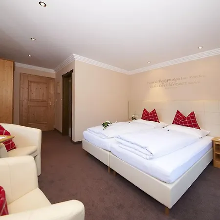 Hotel Garni Rauch Sankt Anton am Arlberg